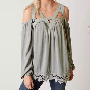 Coco + Jaimeson Gray/Blue Long Sleeve sz M